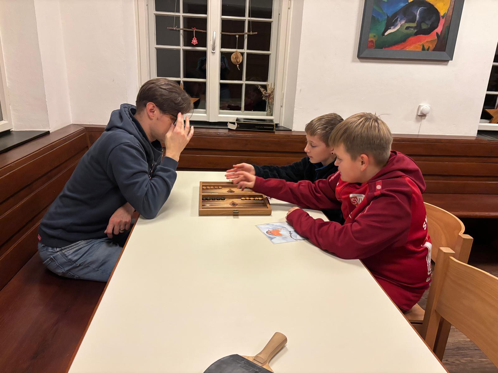 25 11 WSH Dienstag 16