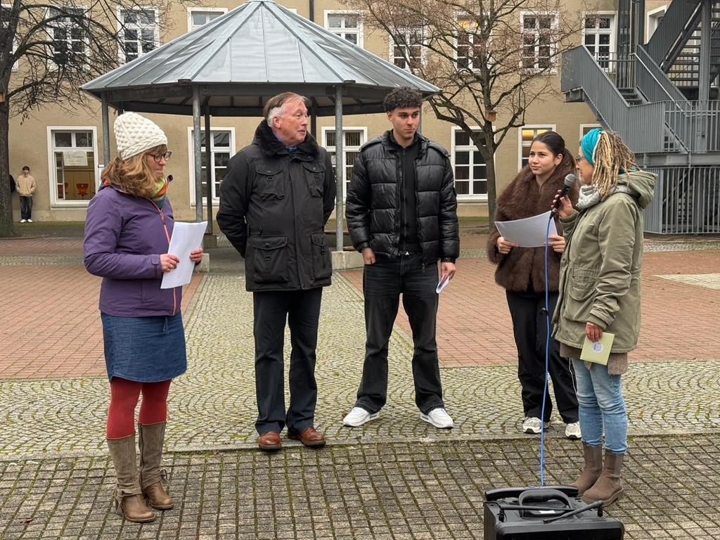 25 12 Weihnachtsdorf